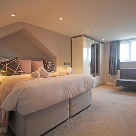 Queens Road - Luxury Spacious Home In Chester Christleton ภายนอก รูปภาพ