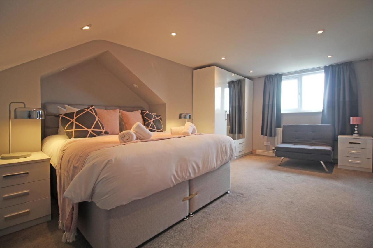 Queens Road - Luxury Spacious Home In Chester Christleton ภายนอก รูปภาพ