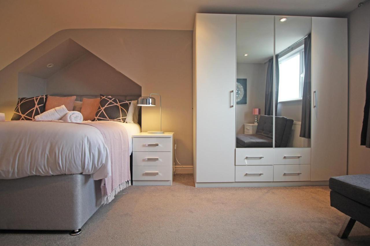 Queens Road - Luxury Spacious Home In Chester Christleton ภายนอก รูปภาพ