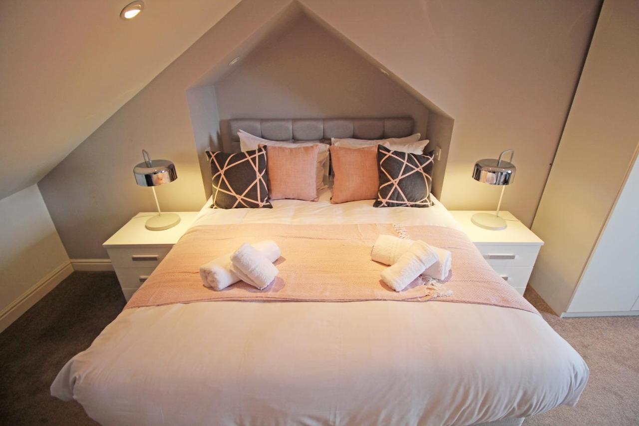 Queens Road - Luxury Spacious Home In Chester Christleton ภายนอก รูปภาพ
