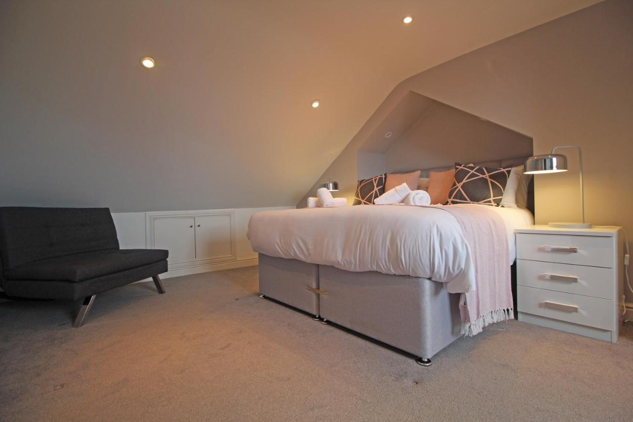 Queens Road - Luxury Spacious Home In Chester Christleton ภายนอก รูปภาพ