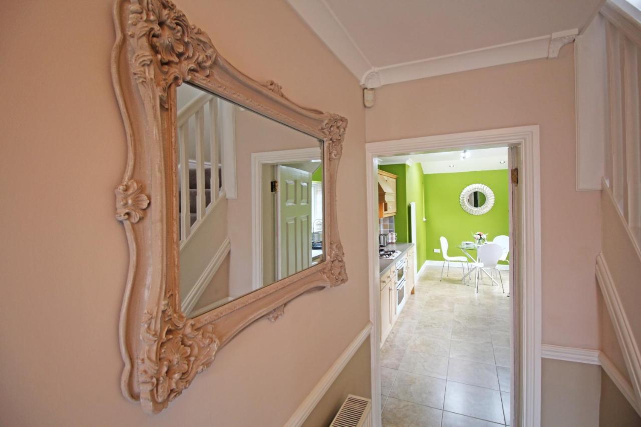Queens Road - Luxury Spacious Home In Chester Christleton ภายนอก รูปภาพ