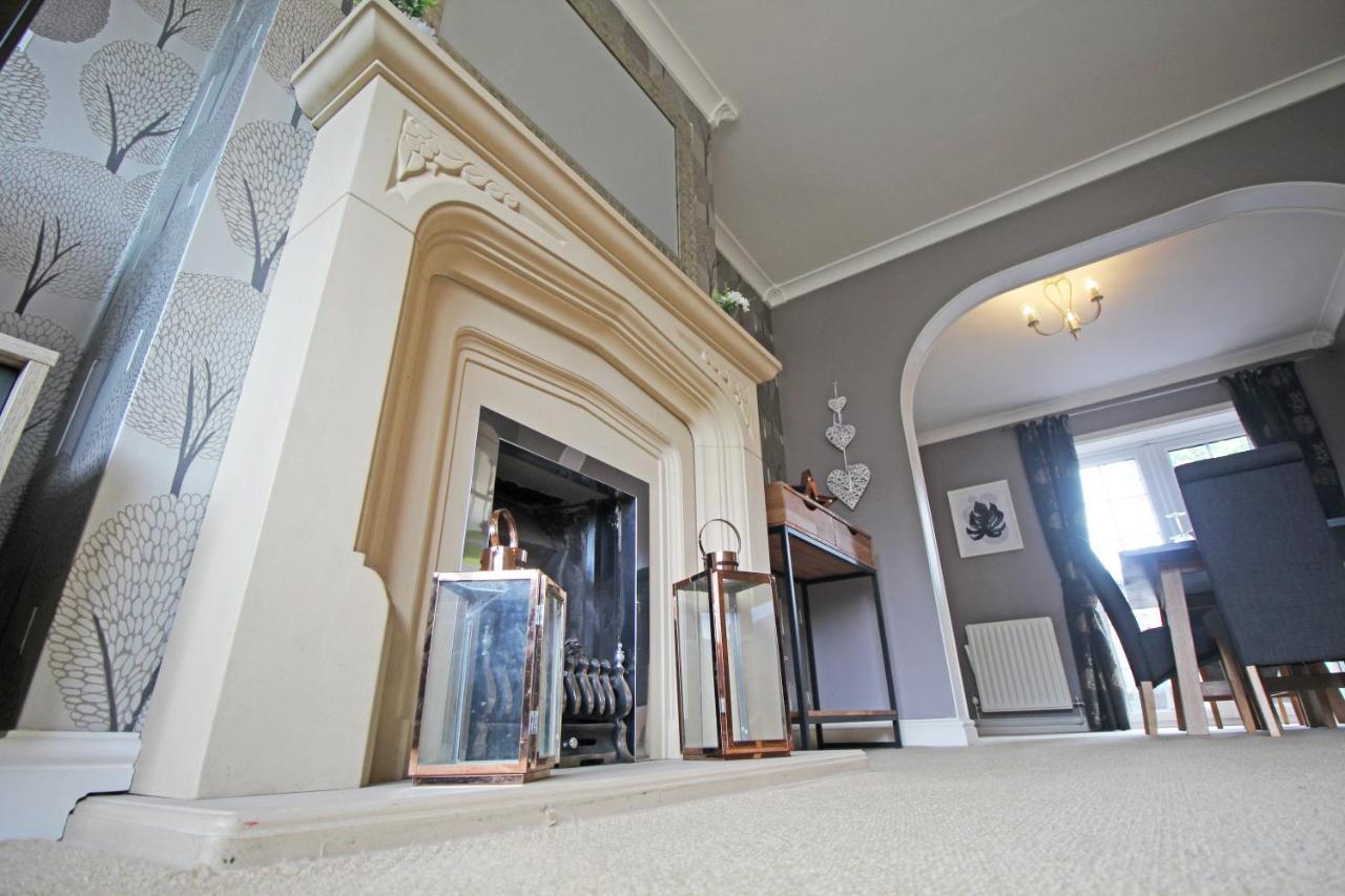 Queens Road - Luxury Spacious Home In Chester Christleton ภายนอก รูปภาพ
