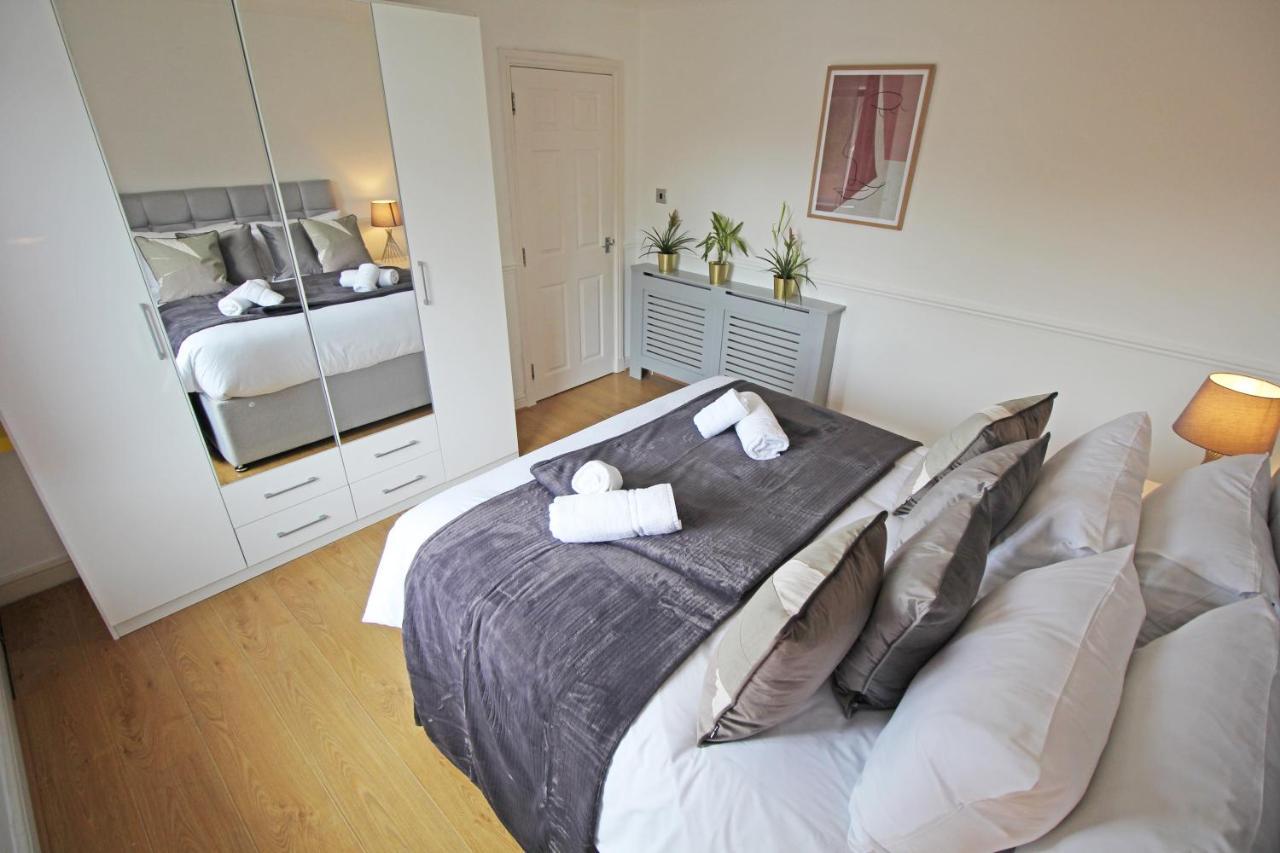 Queens Road - Luxury Spacious Home In Chester Christleton ภายนอก รูปภาพ