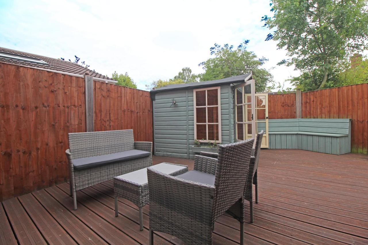 Queens Road - Luxury Spacious Home In Chester Christleton ภายนอก รูปภาพ