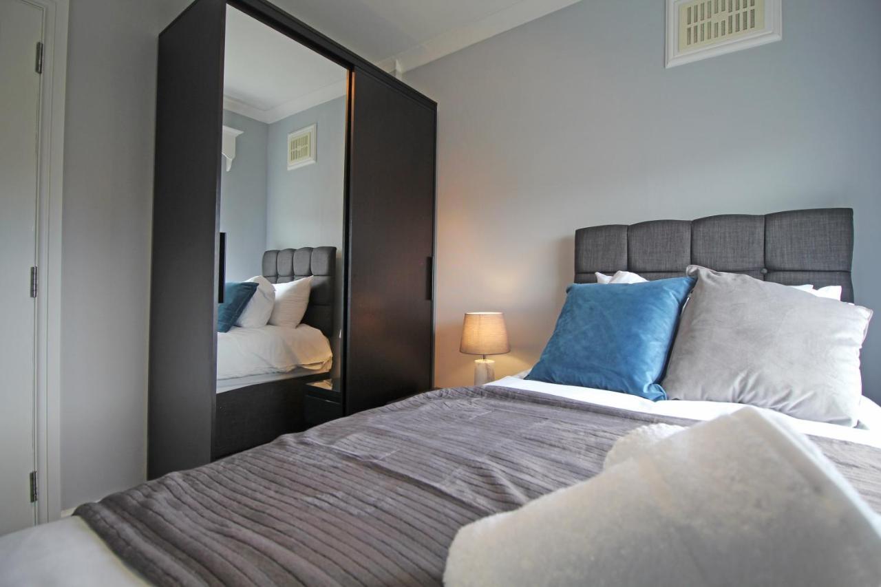 Queens Road - Luxury Spacious Home In Chester Christleton ภายนอก รูปภาพ
