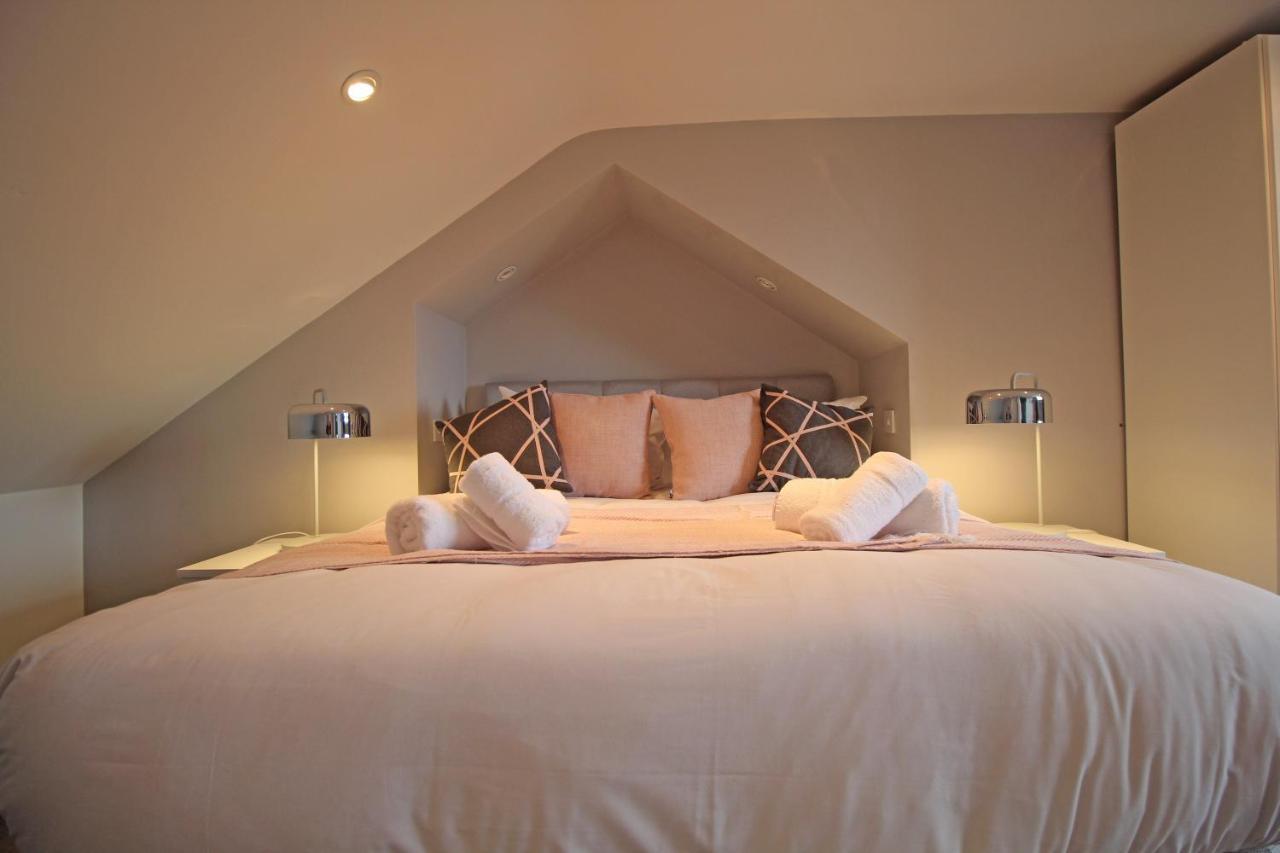 Queens Road - Luxury Spacious Home In Chester Christleton ภายนอก รูปภาพ